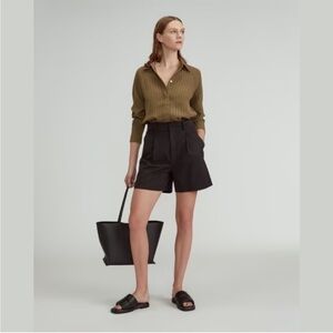 Drape Short in black size Large